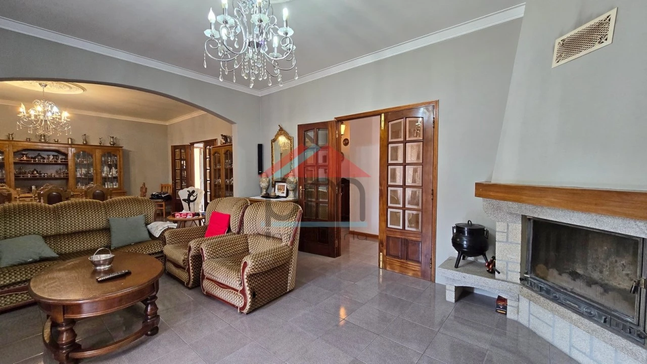 Moradia T7 para Venda em Segude Foto 17