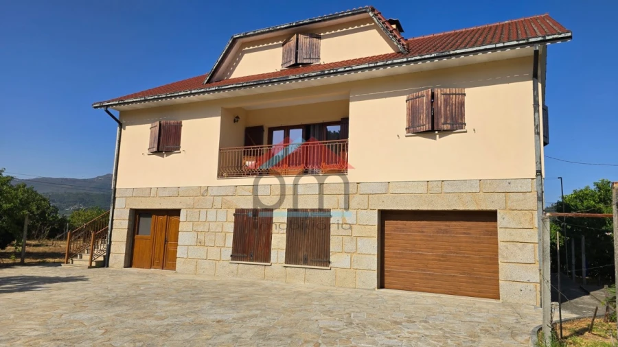 Moradia T7 para Venda em Segude