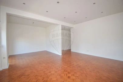 Apartamento T3 para Arrendamento em Avenidas Novas