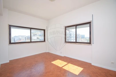 Apartamento T3 para Arrendamento em Avenidas Novas