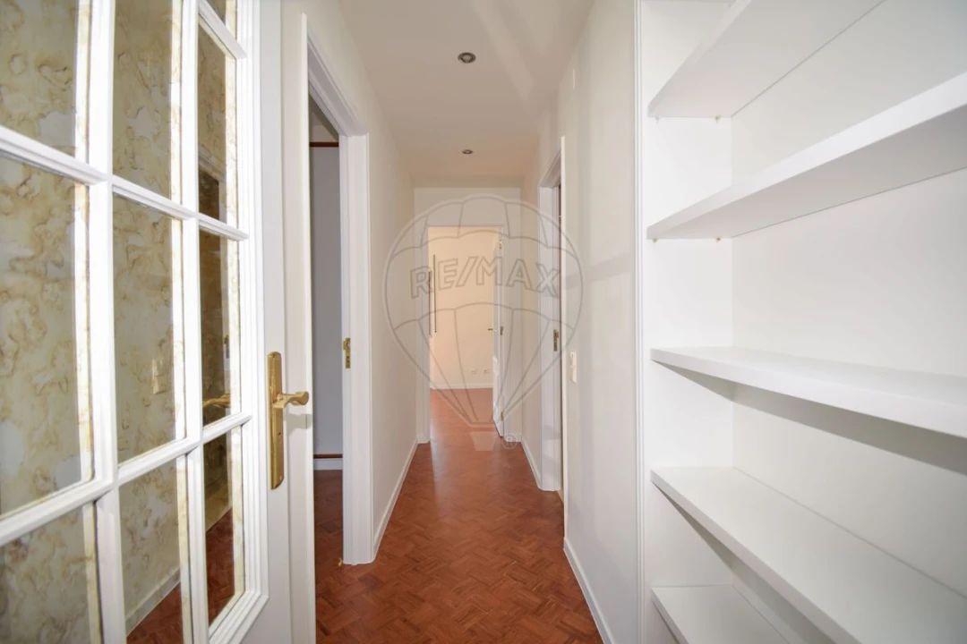 Apartamento T3 para Arrendamento em Avenidas Novas Foto 11