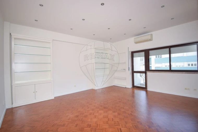 Apartamento T3 para Arrendamento em Avenidas Novas Foto 6