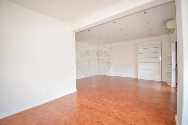 Apartamento T3 para Arrendamento em Avenidas Novas Foto 5
