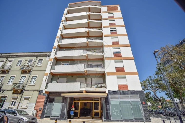 Apartamento T3 para Arrendamento em Avenidas Novas Foto 26