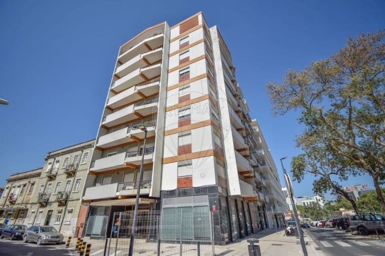 Apartamento T3 para Arrendamento em Avenidas Novas Foto 27