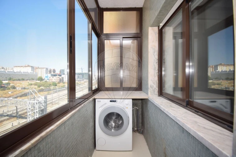 Apartamento T3 para Arrendamento em Avenidas Novas Foto 10