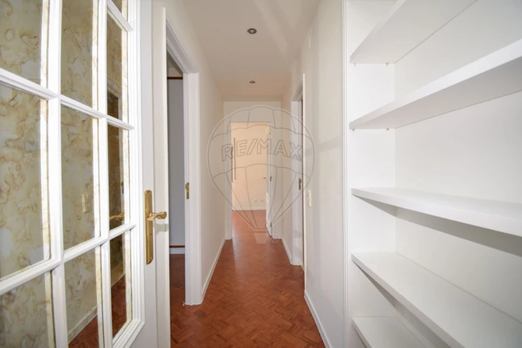 Apartamento T3 para Arrendamento em Avenidas Novas Foto 11