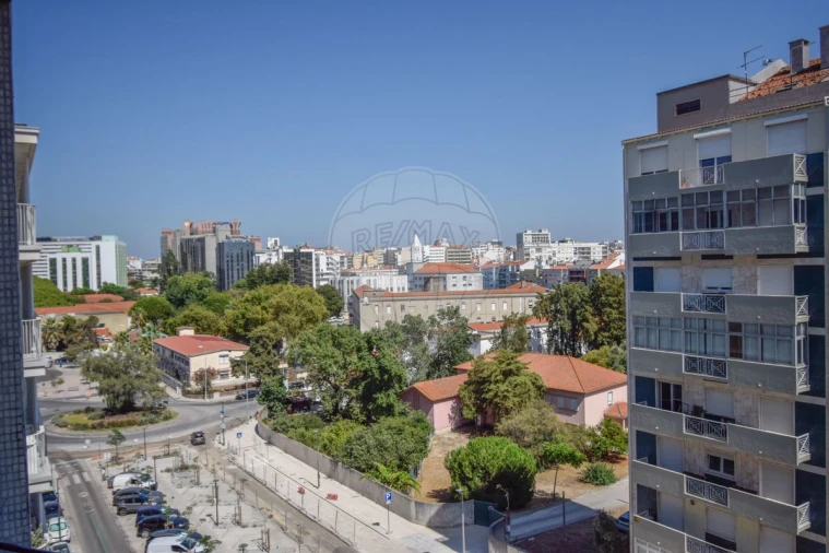 Apartamento T3 para Arrendamento em Avenidas Novas Foto 21
