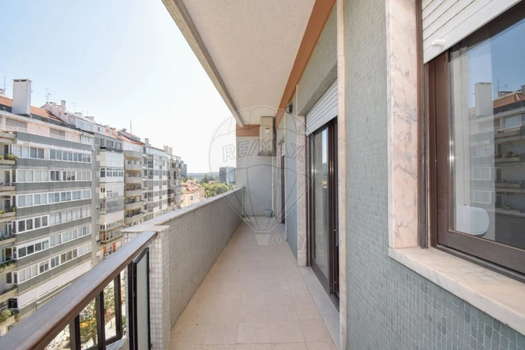 Apartamento T3 para Arrendamento em Avenidas Novas Foto 9