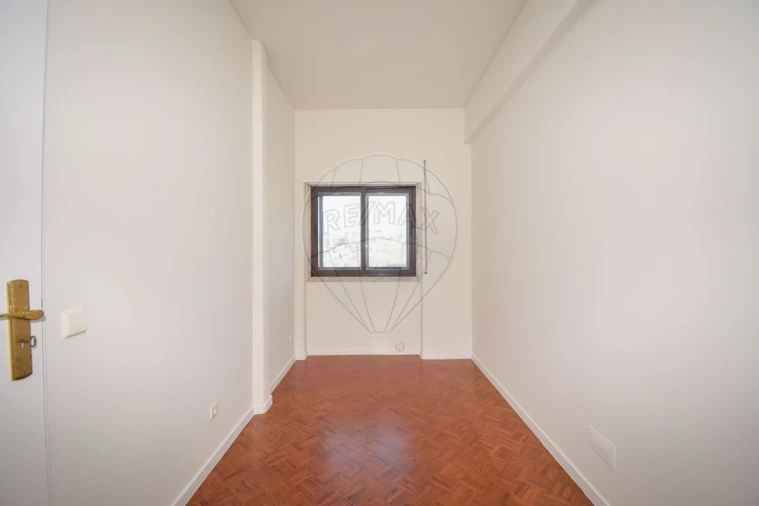 Apartamento T3 para Arrendamento em Avenidas Novas Foto 2