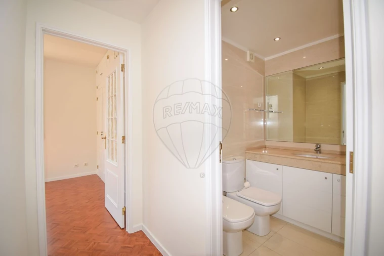 Apartamento T3 para Arrendamento em Avenidas Novas Foto 18