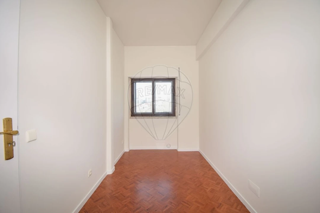 Apartamento T3 para Arrendamento em Avenidas Novas Foto 2