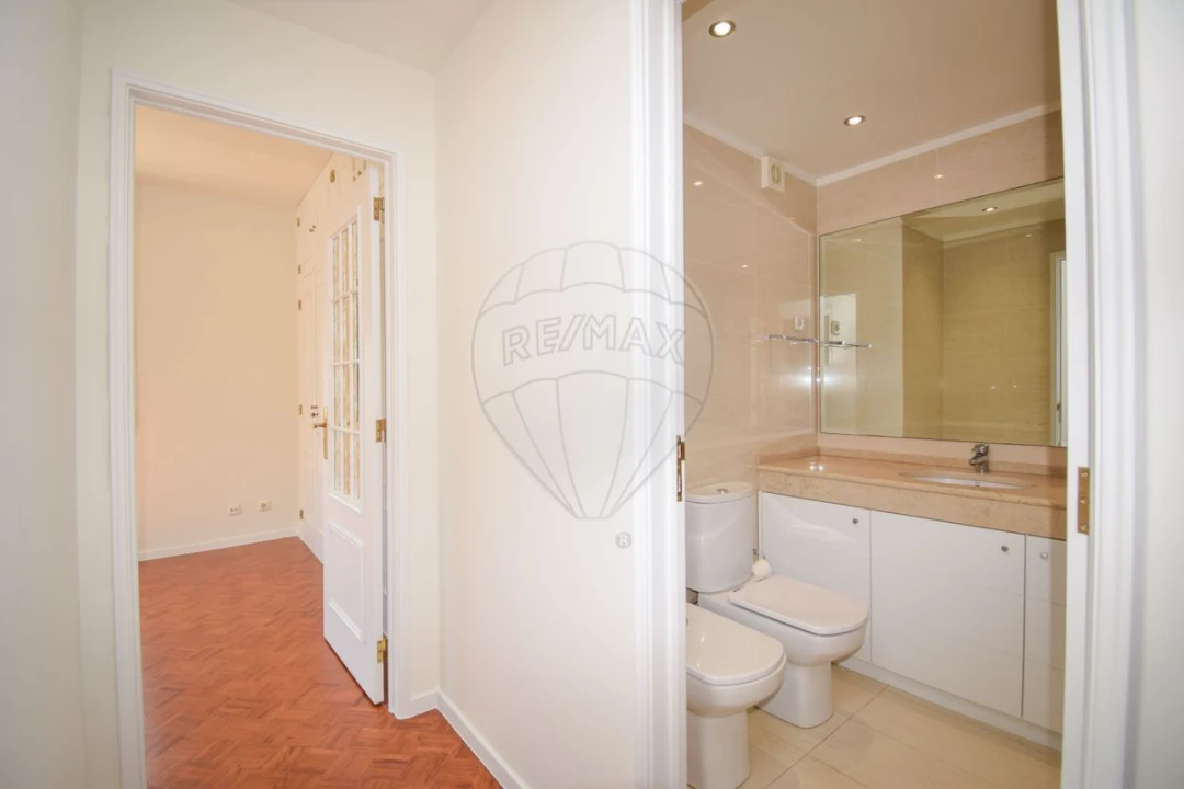 Apartamento T3 para Arrendamento em Avenidas Novas Foto 18