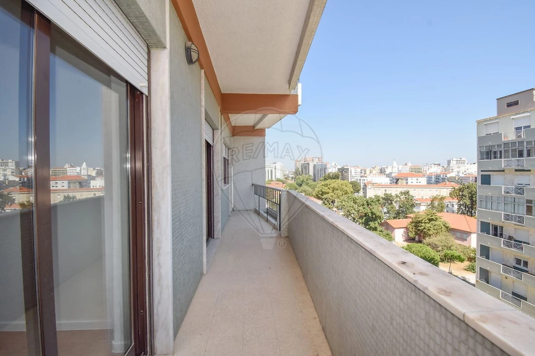 Apartamento T3 para Arrendamento em Avenidas Novas Foto 20