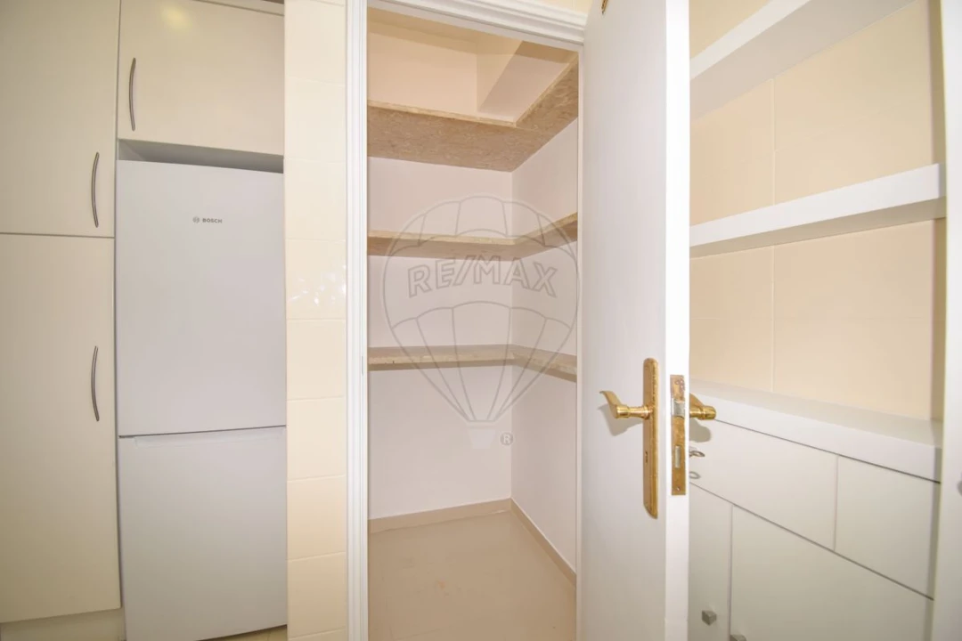 Apartamento T3 para Arrendamento em Avenidas Novas Foto 22
