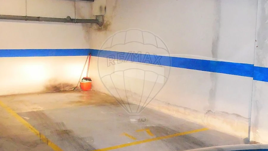 Garagem para Venda em São Vicente