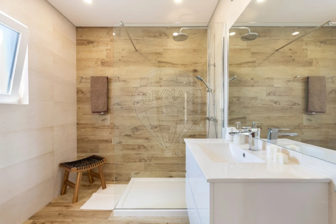 Moradia T5 para Venda em Campelos e Outeiro da Cabeça Foto 28