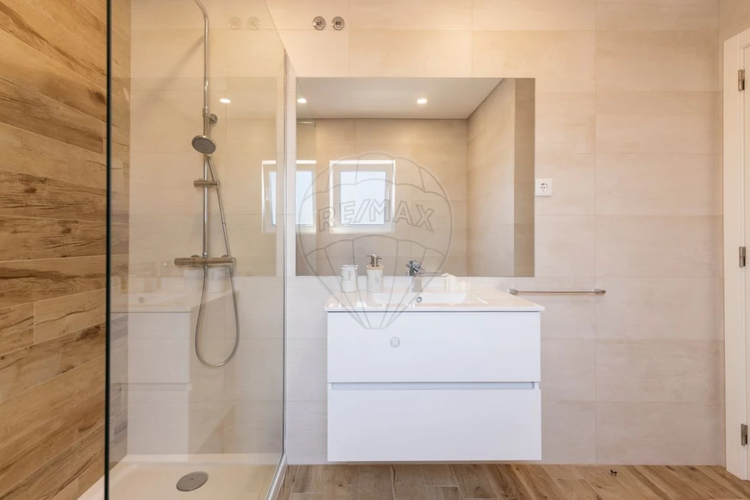 Moradia T5 para Venda em Campelos e Outeiro da Cabeça Foto 30