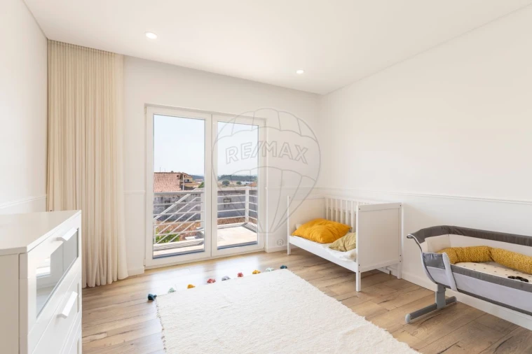 Moradia T5 para Venda em Campelos e Outeiro da Cabeça Foto 24