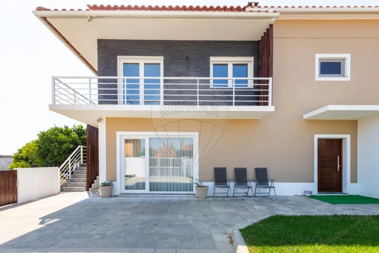 Moradia T5 para Venda em Campelos e Outeiro da Cabeça Foto 3