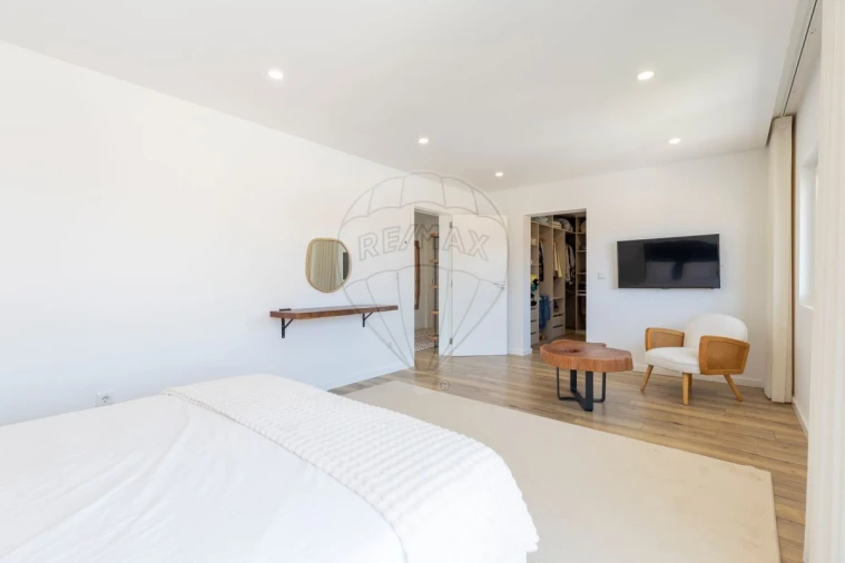 Moradia T5 para Venda em Campelos e Outeiro da Cabeça Foto 18