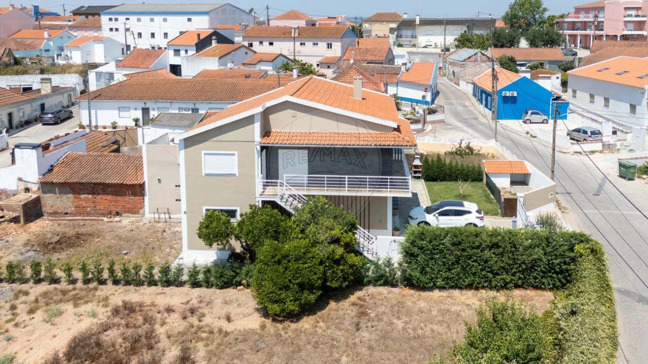 Moradia T5 para Venda em Campelos e Outeiro da Cabeça Foto 42