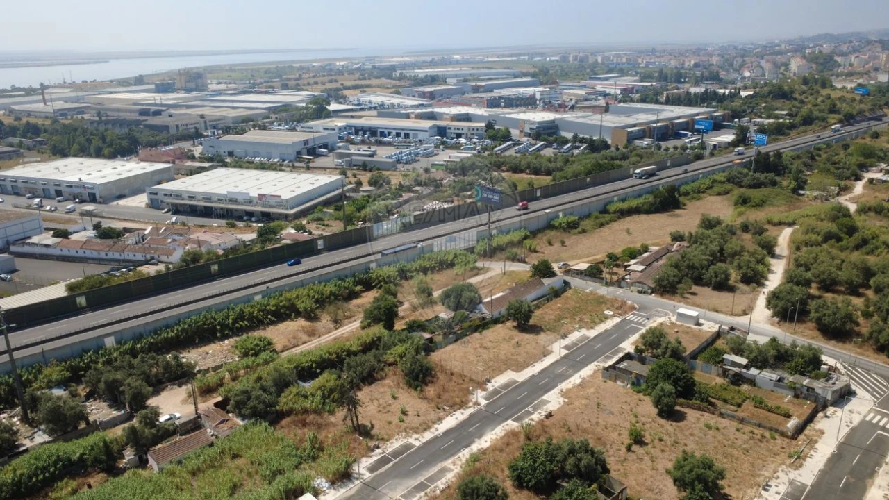 Terreno para Venda em Alverca do Ribatejo e Sobralinho Foto 8
