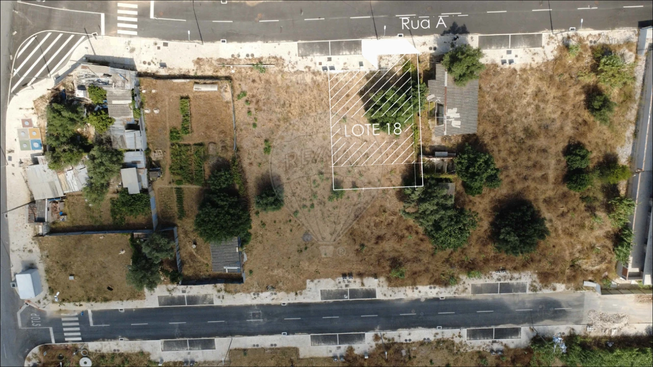 Terreno para Venda em Alverca do Ribatejo e Sobralinho Foto 3