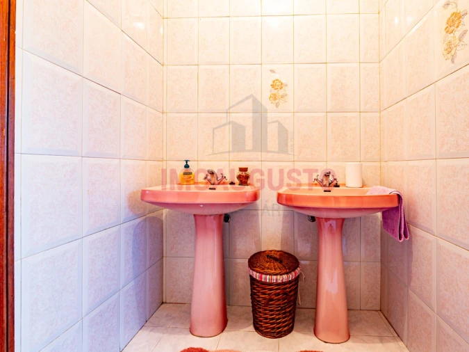 Moradia T4 para Venda em Santa Comba Foto 13