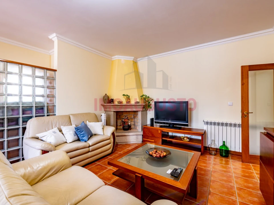 Apartamento T3 para Venda em Pinhel Foto 4