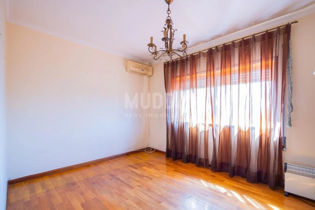 Apartamento T4 para Venda em São João da Madeira Foto 8