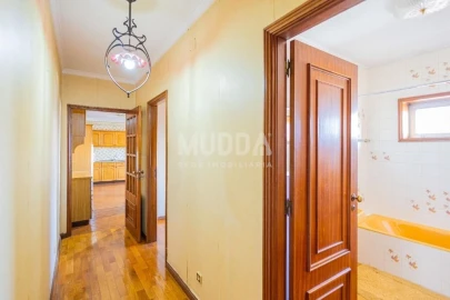 Apartamento T4 para Venda em São João da Madeira