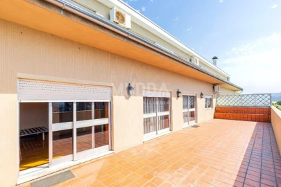 Apartamento T4 para Venda em São João da Madeira
