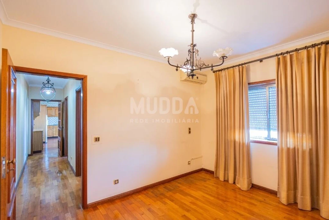 Apartamento T4 para Venda em São João da Madeira Foto 26