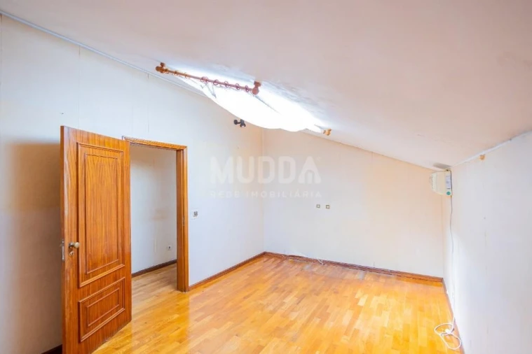 Apartamento T4 para Venda em São João da Madeira Foto 40
