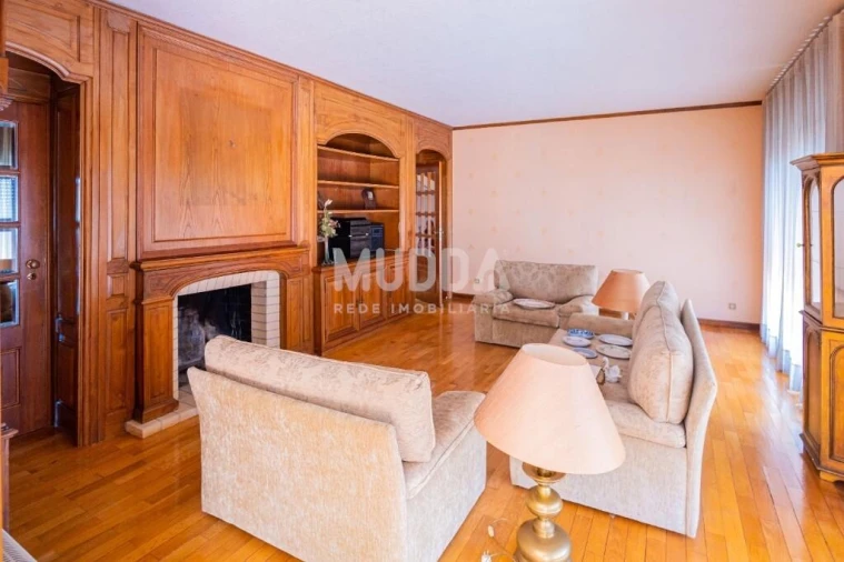 Apartamento T4 para Venda em São João da Madeira Foto 9