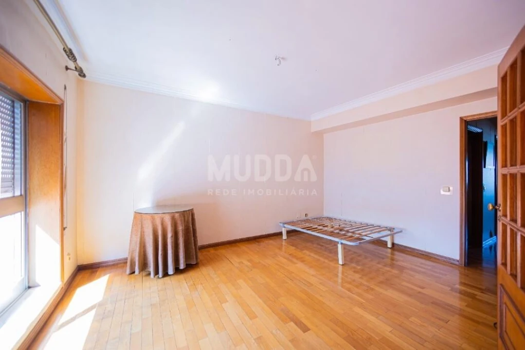 Apartamento T4 para Venda em São João da Madeira Foto 12