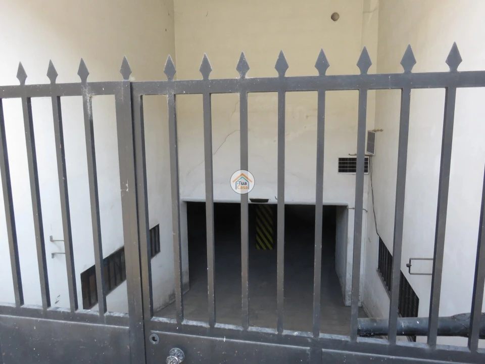 Garagem para Venda em Covilhã e Canhoso Foto 19