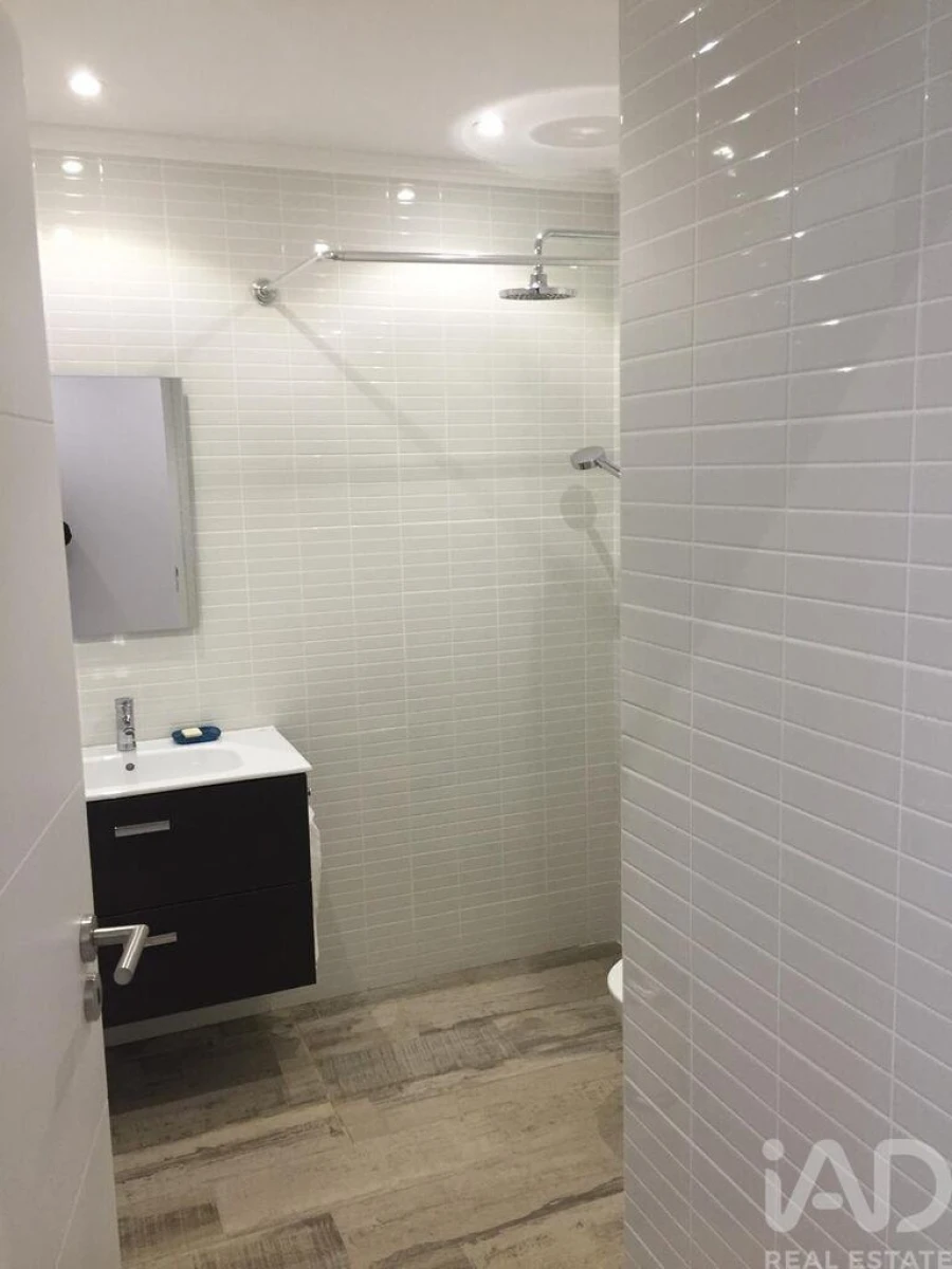 Apartamento T2 para Arrendamento em Misericórdia Foto 7