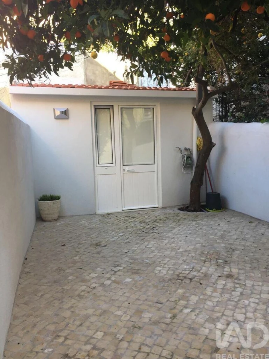Apartamento T2 para Arrendamento em Misericórdia Foto 16