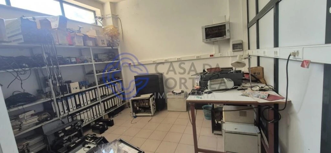 Loja para Venda em Santa Comba Dão e Couto do Mosteiro Foto 8