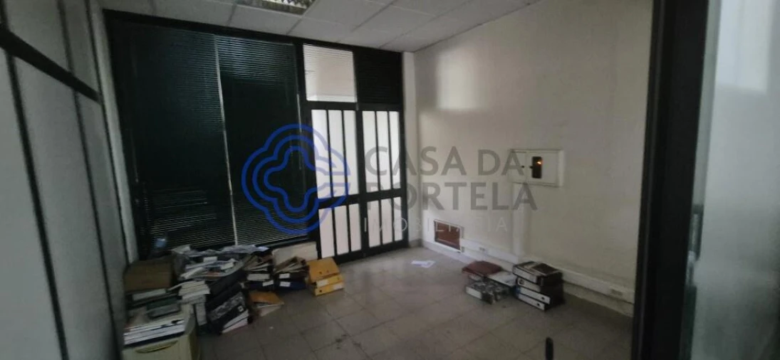 Loja para Venda em Santa Comba Dão e Couto do Mosteiro Foto 9