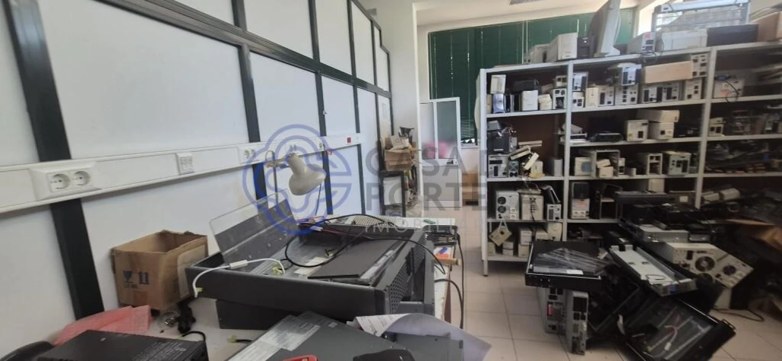 Loja para Venda em Santa Comba Dão e Couto do Mosteiro Foto 16