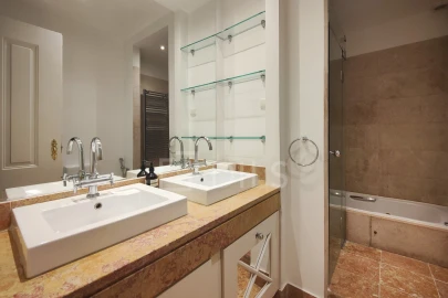 Apartamento T4 para Venda em Misericórdia