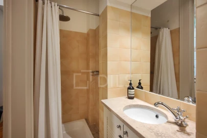 Apartamento T4 para Venda em Misericórdia