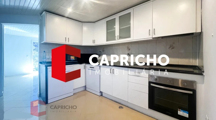 Moradia T9 para Venda em Ajuda