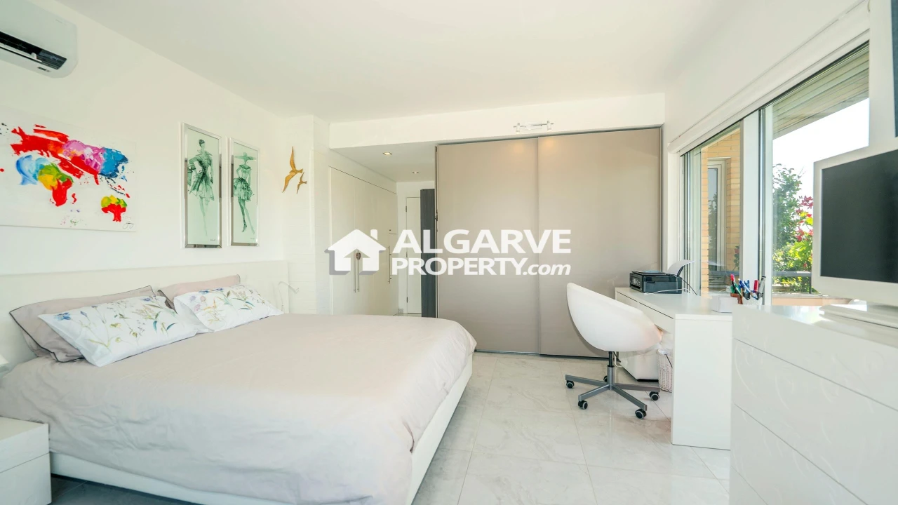 Apartamento T3 para Venda em Quarteira Foto 14