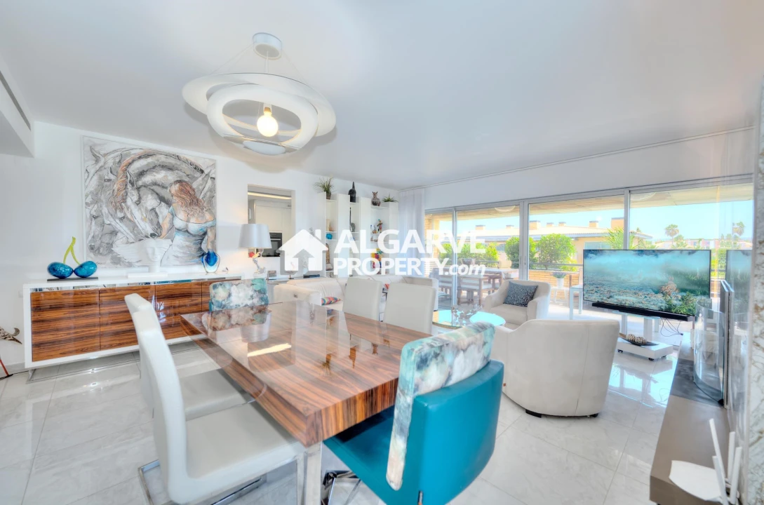 Apartamento T3 para Venda em Quarteira Foto 10