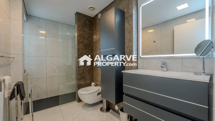 Apartamento T3 para Venda em Quarteira Foto 12