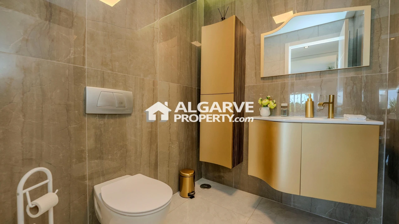 Apartamento T3 para Venda em Quarteira Foto 9